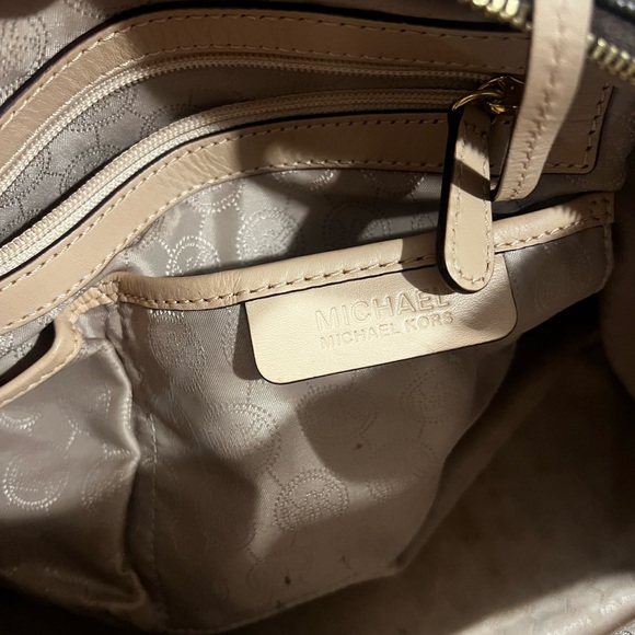 MK Speedy Leather Monogram Bag with Charm PLUS a matching leather wallet - Picture 11 of 13